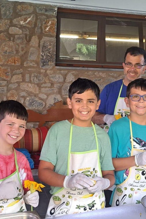 small-group-cretan-cuisine-cooking-lessons-in-heraklion