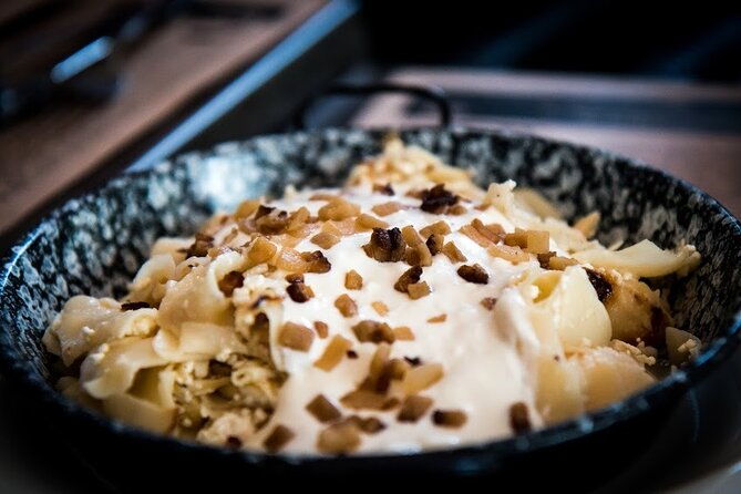 small-group-culinary-walking-tour-in-budapest