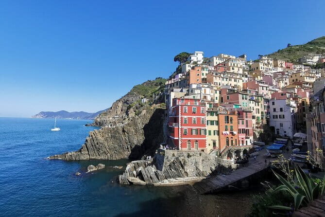 Small Group Day Tour in Cinque Terre and Pisa From Florence - Key Points