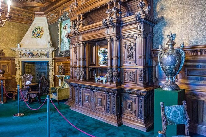 small-group-day-trip-to-draculas-castle-brasov-and-peles-castle