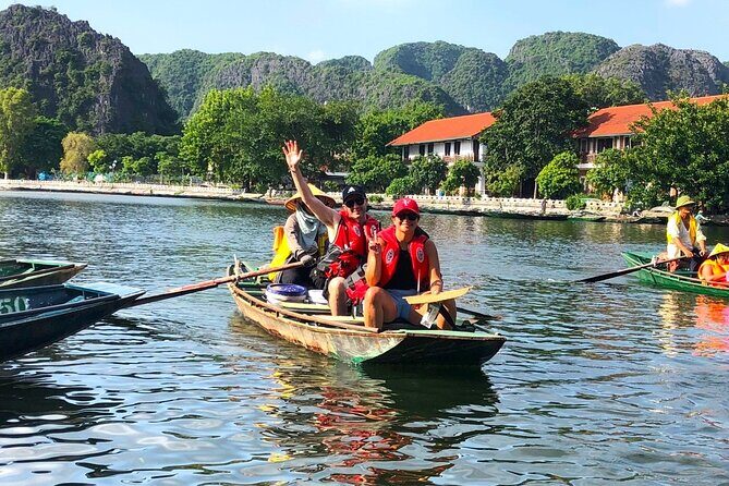 Small Group Discover Hoa Lu, Tam Coc, Mua Caves with Local House - FAQ