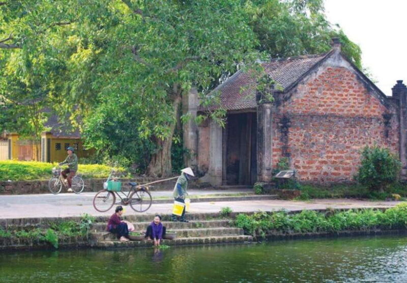 Small Group Discover the best of Duong Lam Ancient Village - Journey into Duong Lam: What to Expect