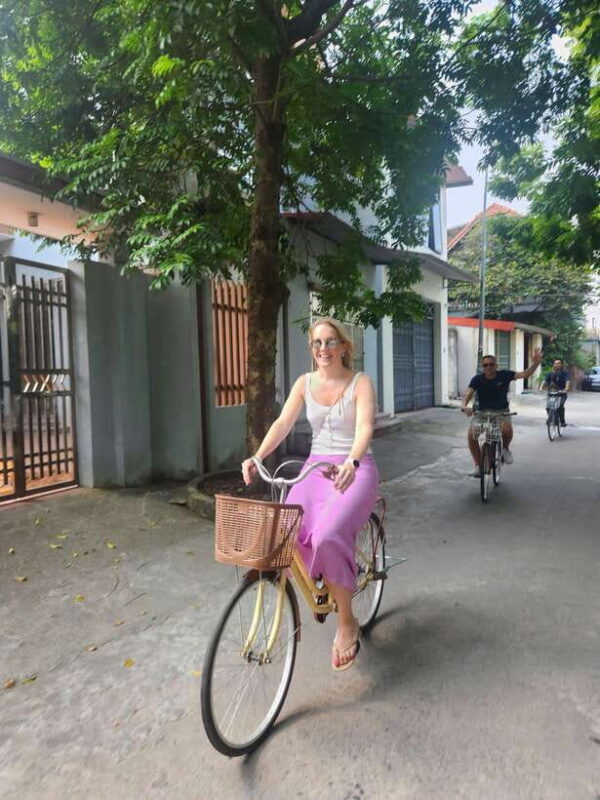 Small Group Discover the best of Duong Lam Ancient Village - The Experience from Travelers’ Perspectives