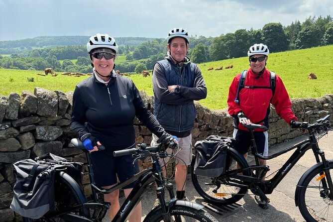 small-group-ebike-tour-featuring-peak-district-highlights
