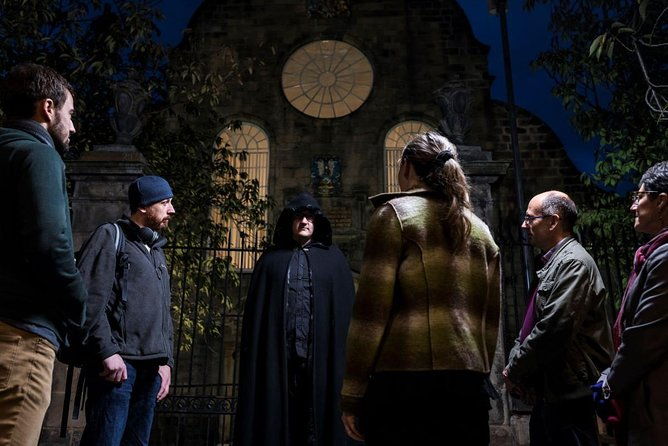 small-group-edinburgh-underground-vaults-graveyard-ghost-tour