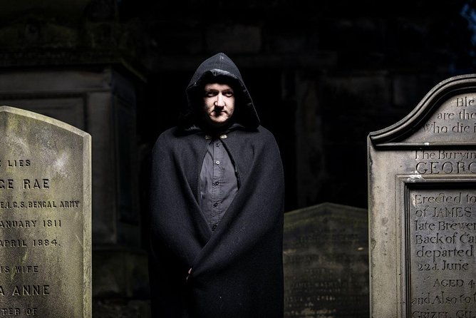small-group-edinburgh-underground-vaults-graveyard-ghost-tour