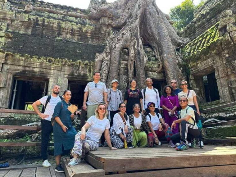 small-group-explore-angkor-wat-sunrise-tour-with-guide-3