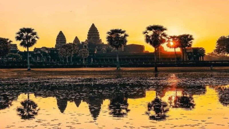 small-group-explore-angkor-wat-sunrise-tour-with-guide-4