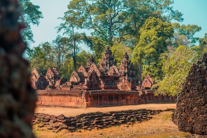 Small Group Explore Angkor Wat Tour with Guide from Siem Reap - Key Points