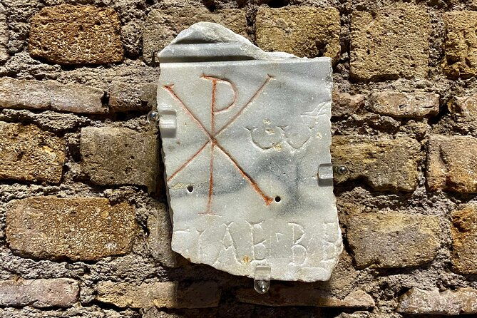 small-group-express-tour-of-roman-catacombs-with-transfer