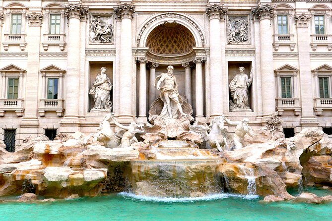 small-group-express-tour-of-trevi-fountain-with-undergrounds-2
