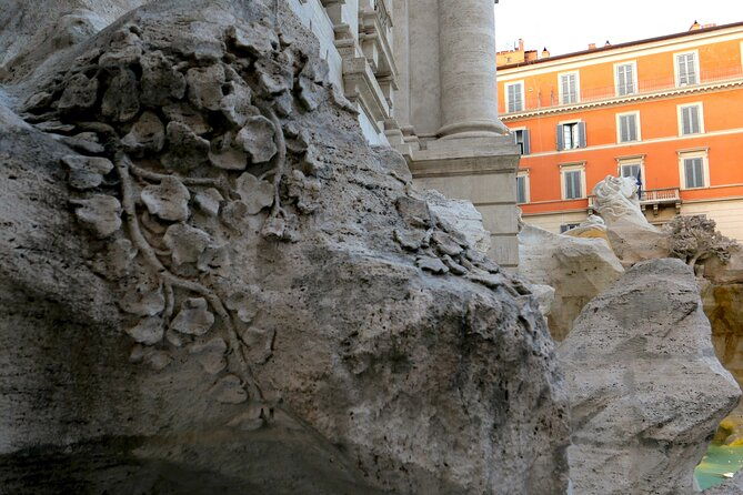 small-group-express-tour-of-trevi-fountain-with-undergrounds-2