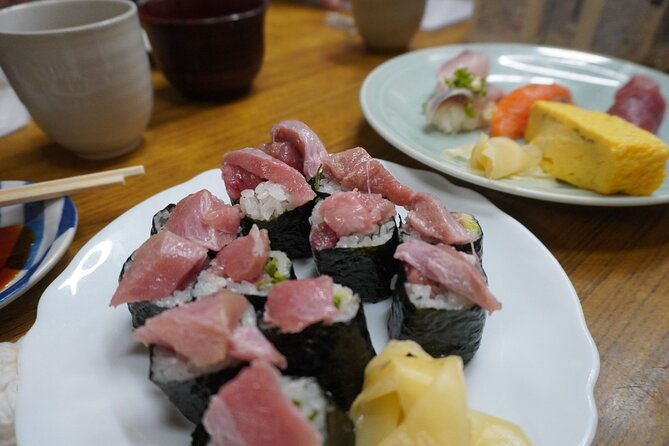 small-group-food-tour-in-tsukiji-market