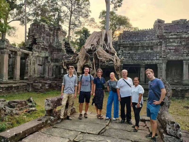 small-group-full-day-angkor-wat-guide-tour-with-sun-set