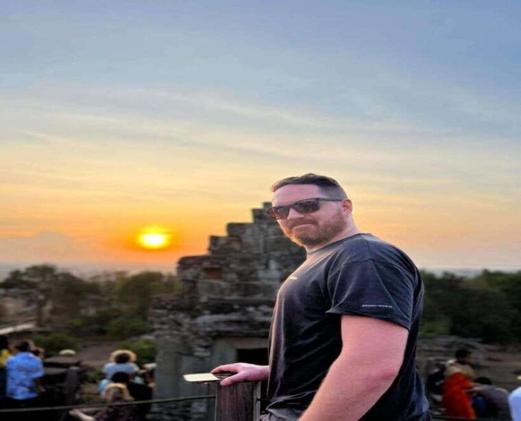small-group-full-day-angkor-wat-guide-tour-with-sun-set