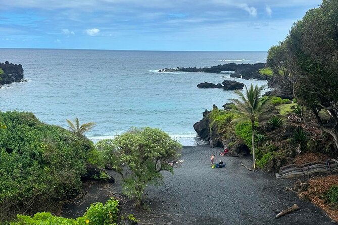 small-group-full-day-road-to-hana-adventure