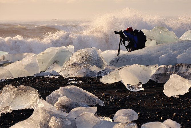small-group-glacier-lagoon-and-northern-lights-from-reykjavik