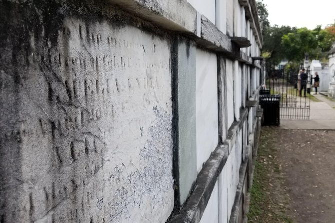 small-group-glamorous-garden-district-tour