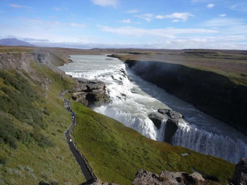 Small Group Golden Circle Tour w/ Kerid & Tomato Farm Visit - Starting with Þingvellir National Park