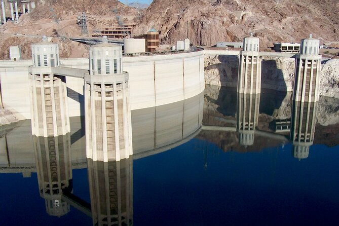 small-group-grand-canyon-skywalk-hoover-dam-tour