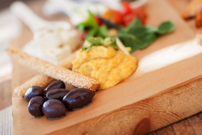 small-group-greek-food-and-wine-tasting-tour-in-santorini