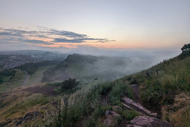 small-group-guided-hike-of-arthurs-seat-and-holyrood-park