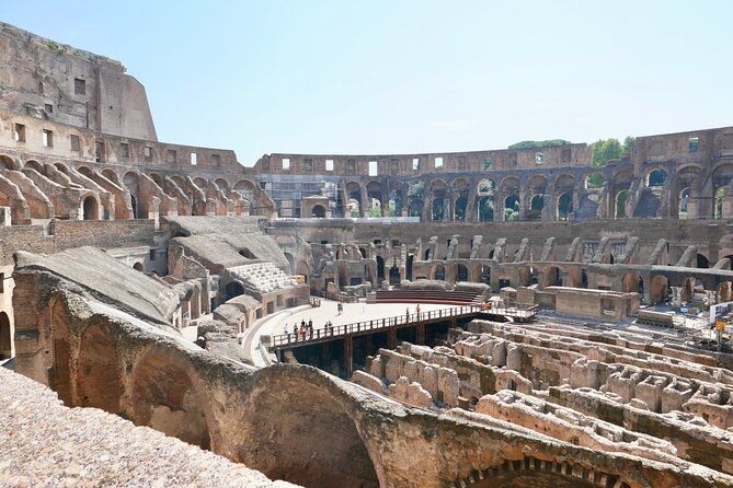 small-group-guided-tour-of-the-colosseum-with-roman-forum