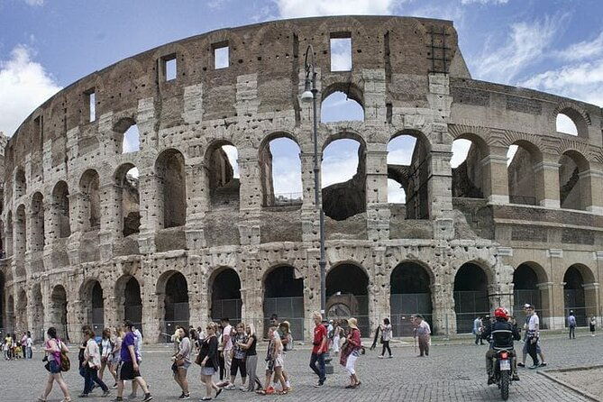 small-group-guided-tour-to-the-colosseum-roman-forum-and-palatine-hill-2