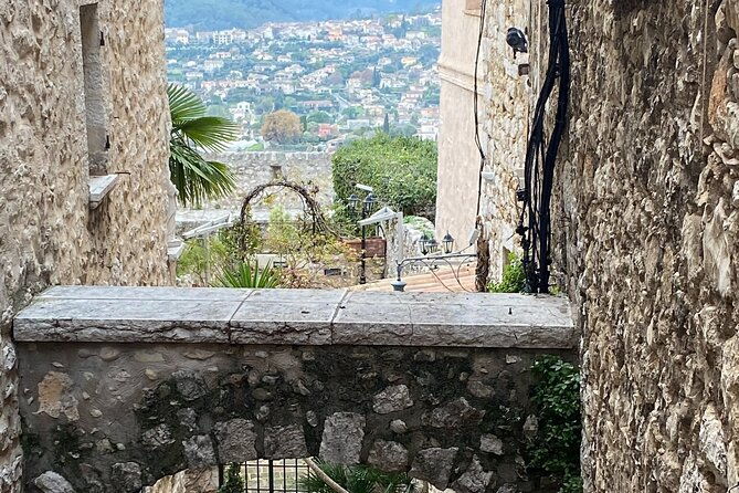 small-group-half-day-tour-to-st-paul-de-vence-antibes-and-cannes-from-nice