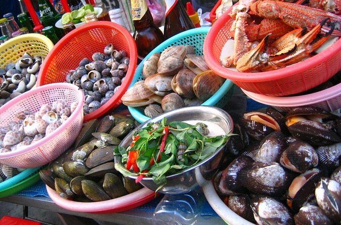 Small-Group Hanoi Seafood Tasting And Walking Tour - Exploring the Tour: A Deep Dive Into the Hanoi Seafood Experience