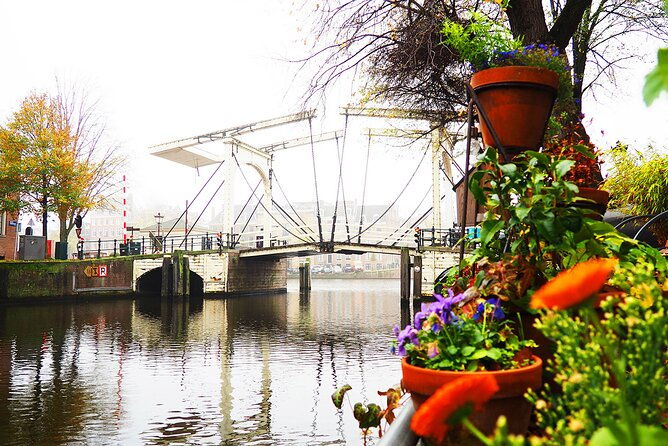 small-group-hidden-gems-tour-in-amsterdam-2