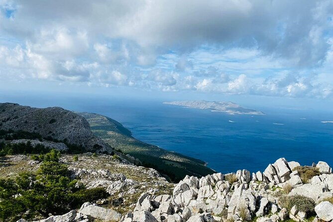 small-group-hiking-on-mount-akramitis-in-rhodes