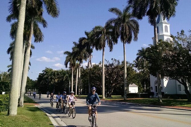 small-group-historic-old-naples-guided-bicycle-tour