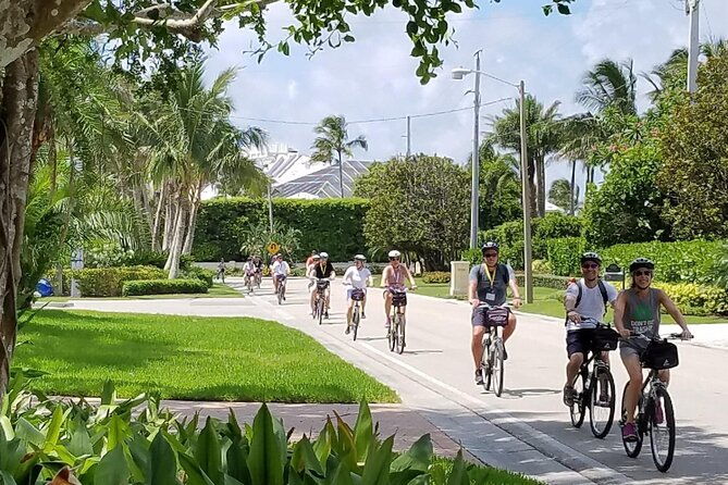 small-group-historic-old-naples-guided-bicycle-tour