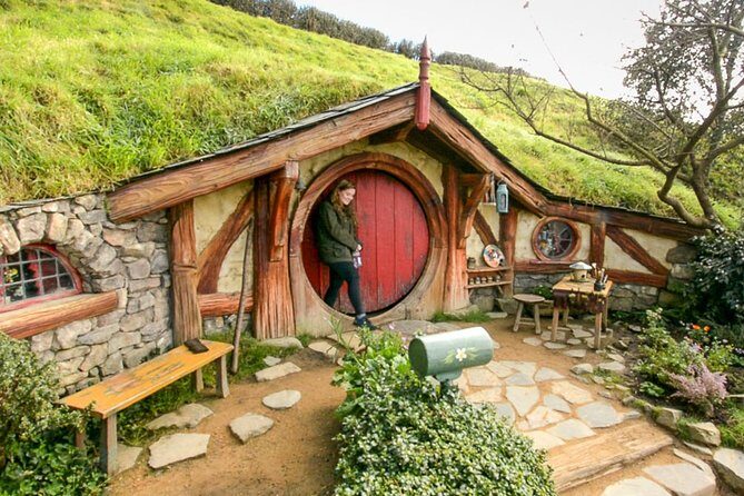 Small-Group Hobbiton Tour from Auckland with Party Marquee Lunch - The Journey to Hobbiton: What to Expect