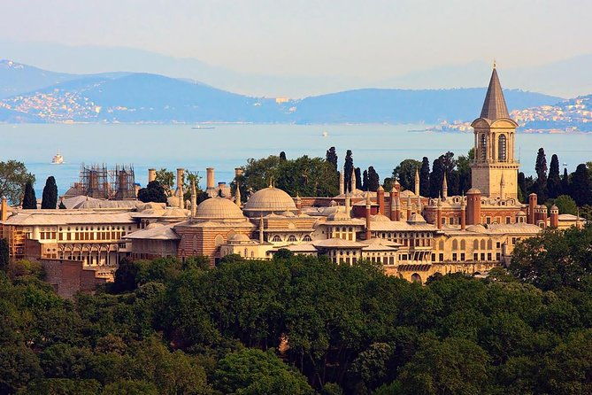 small-group-istanbul-full-day-shore-excursion-hagia-sophia-topkapi-palace-blue-mosque-hippodrome-and-grand-bazaar-2