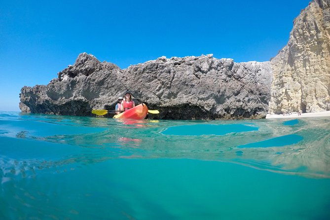small-group-kayak-tour-along-sesimbra-arrabida-natural-park-2