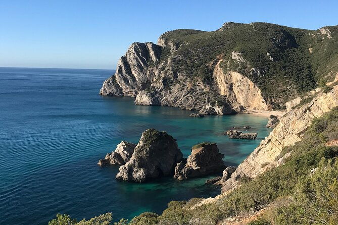 small-group-kayak-tour-along-sesimbra-arrabida-natural-park-2