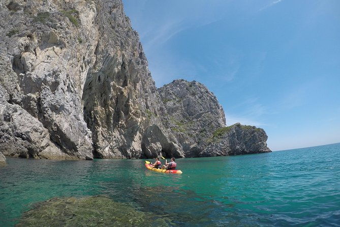 small-group-kayak-tour-along-sesimbra-arrabida-natural-park-2