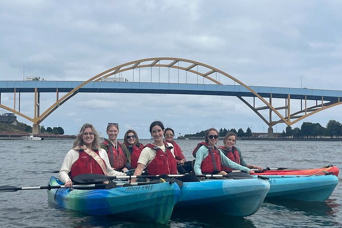 small-group-kayak-tour-of-skyline-in-milwaukee