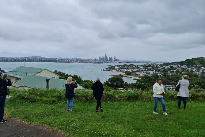 Small-Group Kumeu Wine Country Tour with Wine Tastings & Lunch - FAQ