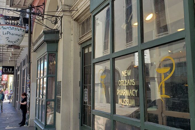 small-group-locals-guide-to-the-french-quarter-tour-2
