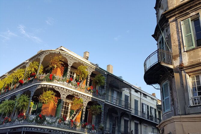 small-group-locals-guide-to-the-french-quarter-tour-2