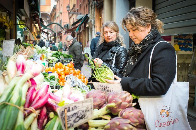 small-group-market-tour-and-dining-experience-at-a-cesarinas-home-in-rimini