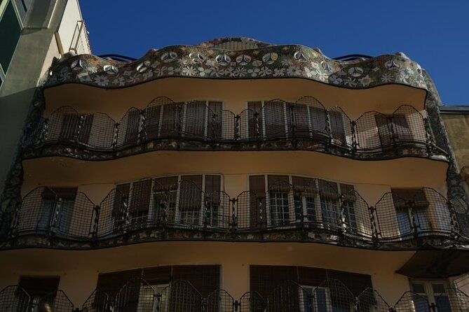 small-group-modernism-in-barcelona-walking-tour