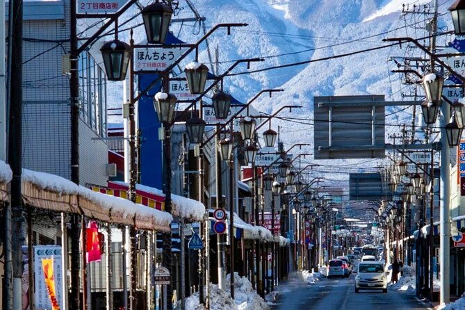 small-group-mt-fuji-sengen-shrine-and-lake-kawaguchi-tour