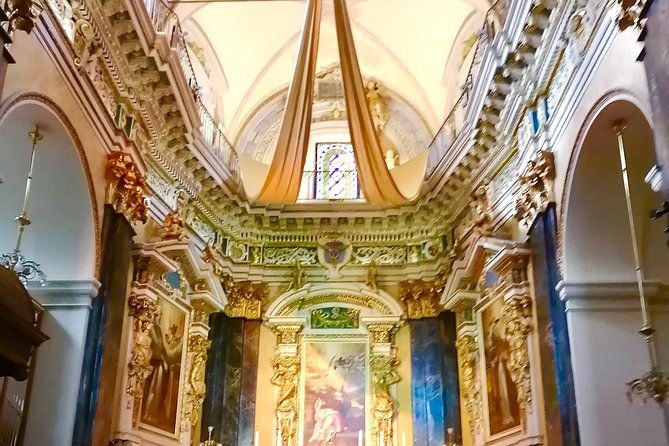 small-group-nice-walking-tour-of-the-old-town-with-a-local-guide-4