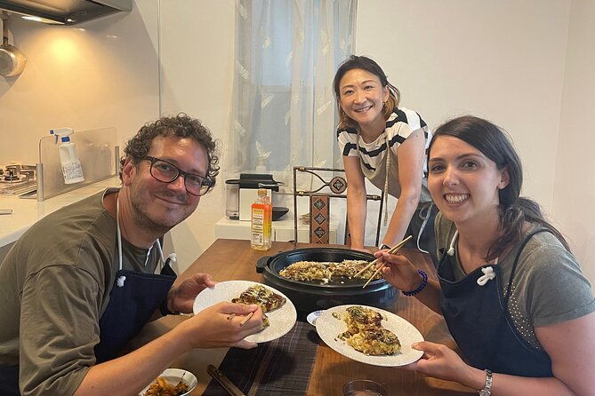 small-group-osaka-style-okonomiyaki-cooking-class