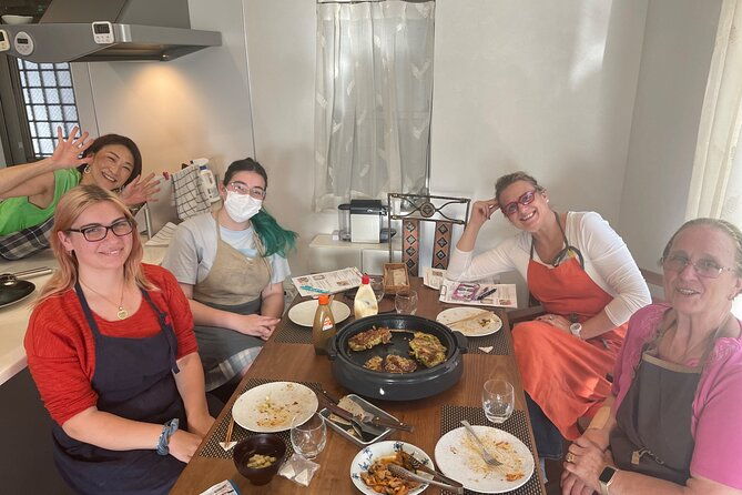 small-group-osaka-style-okonomiyaki-cooking-class