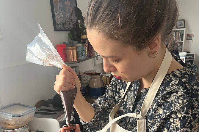 small-group-parisian-macaron-masterclass-2-people-max